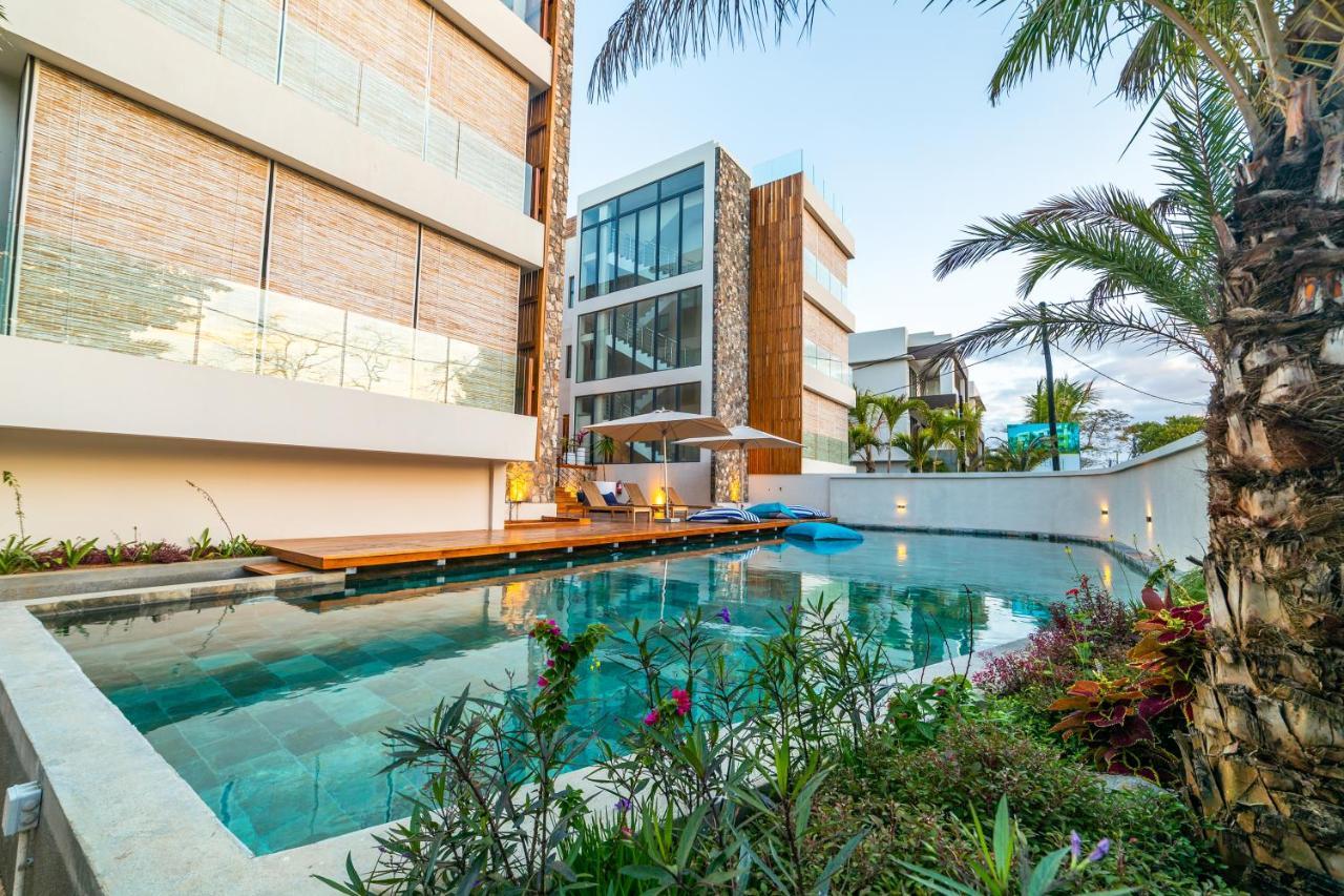 Penthouse 13 - One Bay Residence With Private Rooftop Terrace And Dip In Pool Pereybere Beach Extérieur photo
