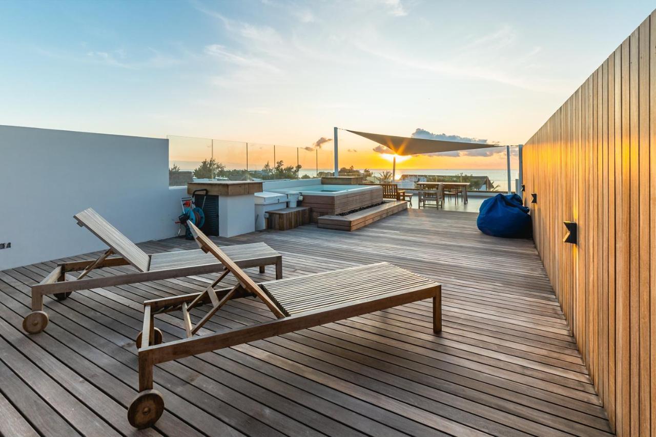 Penthouse 13 - One Bay Residence With Private Rooftop Terrace And Dip In Pool Pereybere Beach Extérieur photo