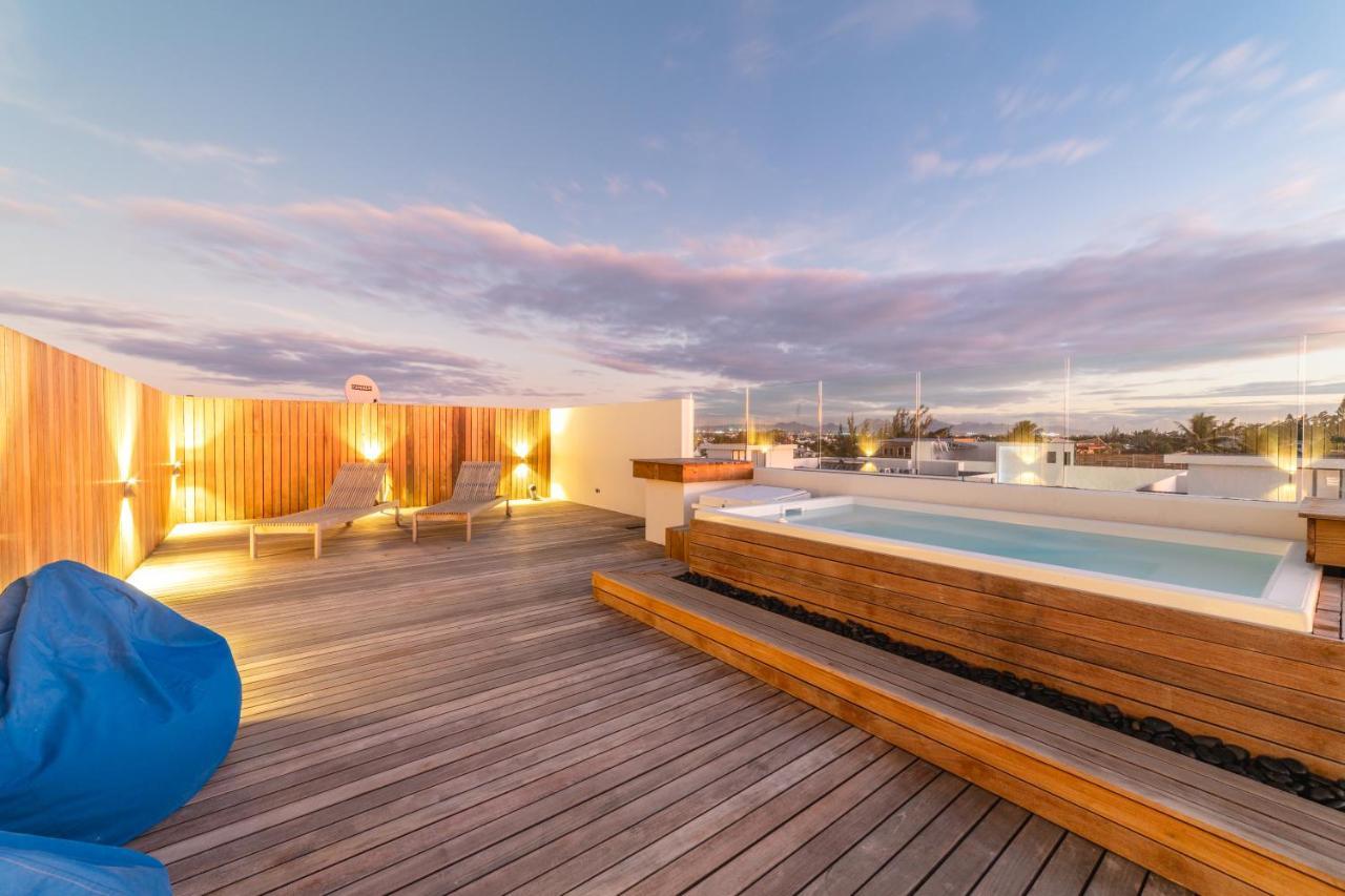 Penthouse 13 - One Bay Residence With Private Rooftop Terrace And Dip In Pool Pereybere Beach Extérieur photo
