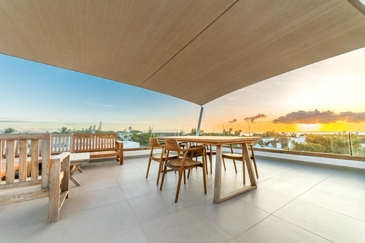 Penthouse 13 - One Bay Residence With Private Rooftop Terrace And Dip In Pool Pereybere Beach Extérieur photo
