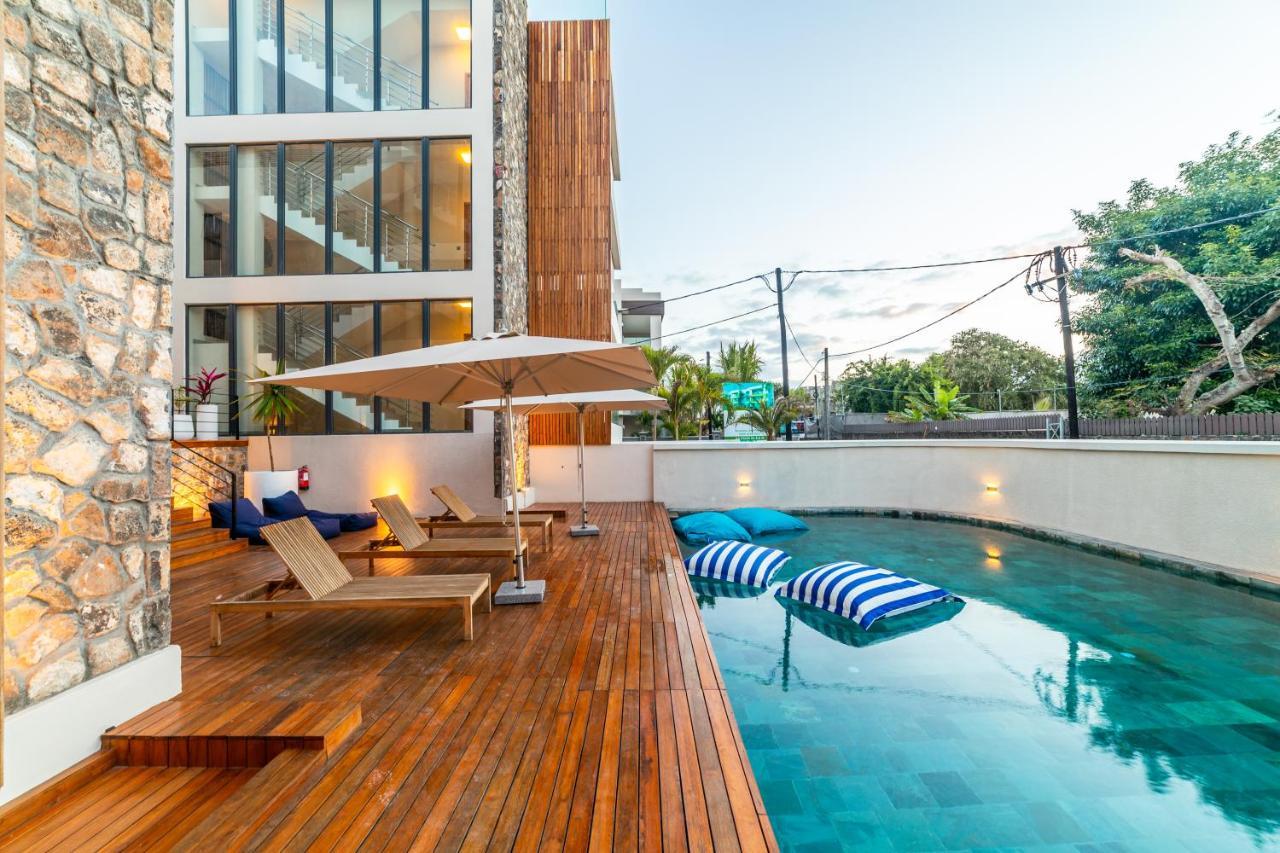 Penthouse 13 - One Bay Residence With Private Rooftop Terrace And Dip In Pool Pereybere Beach Extérieur photo