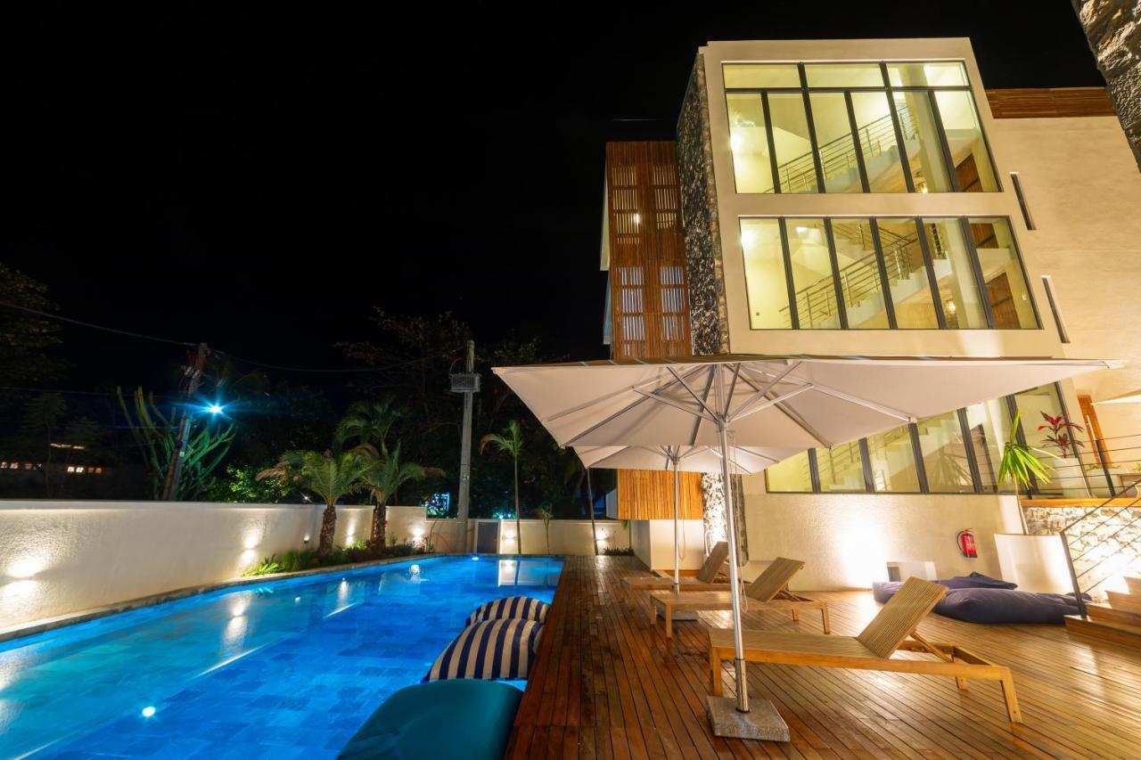 Penthouse 13 - One Bay Residence With Private Rooftop Terrace And Dip In Pool Pereybere Beach Extérieur photo